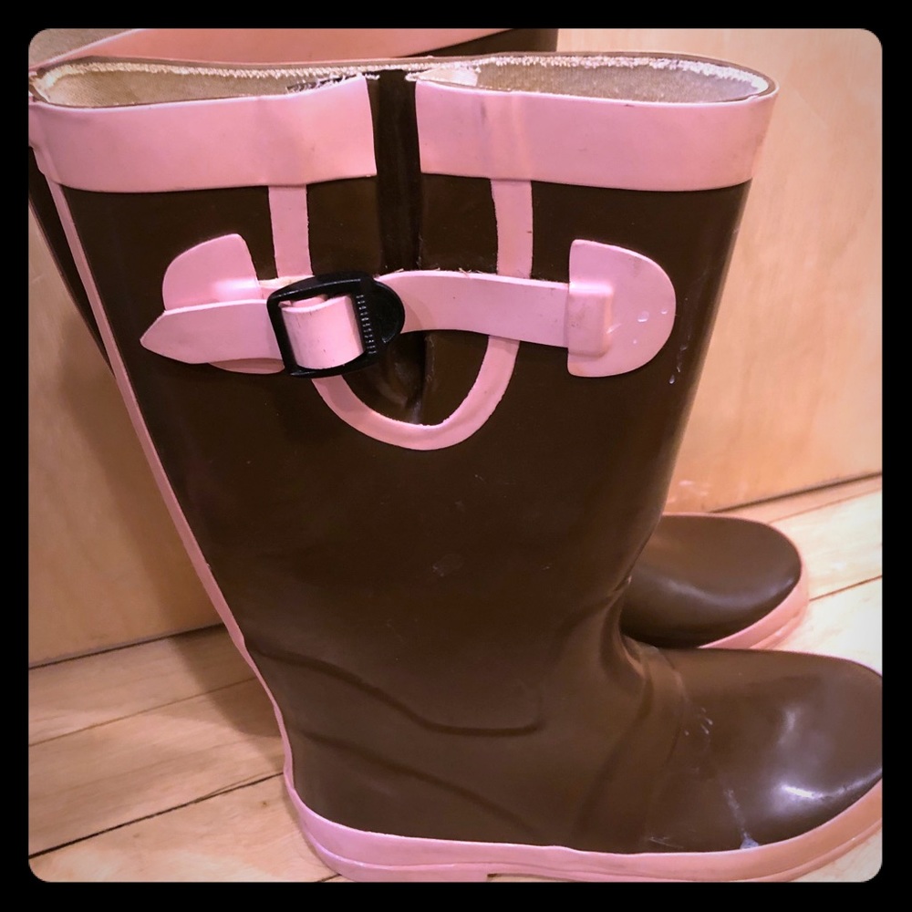 Women’s rain boots